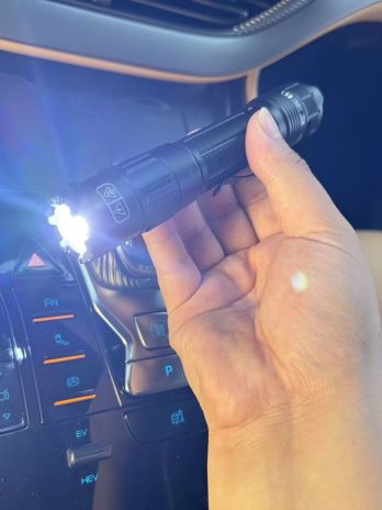 W-01电击棍强光电击手电 – 2万伏高压防身器材航空铝 – 大盟安防