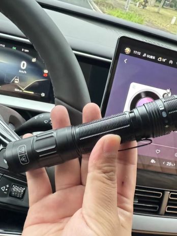 W-01电击棍强光电击手电 – 2万伏高压防身器材航空铝 – 大盟安防